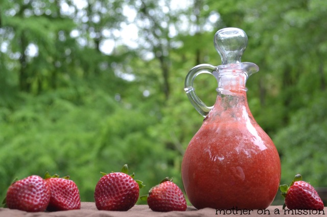homemade strawberry sauce: lemonade, french toast, cheesecake, waffles...the possibilities are endless.